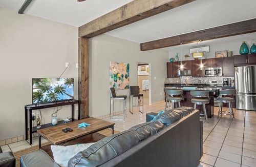 Port Aransas House | Shadow Palm Villa 1 Captain's Quarters/Private villas