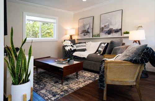 Valencia Apartment | Shares Courtyard Luxury Apt - NEW!