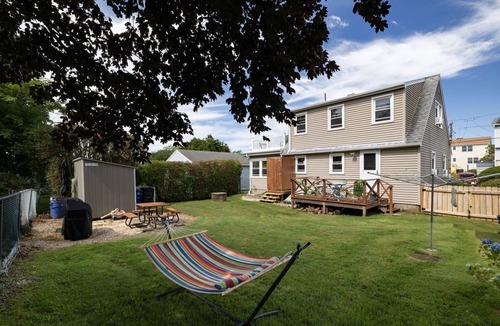Eastward Look House | Short Walk from Scarborough State Beach w/Ocean Views from Balcony!