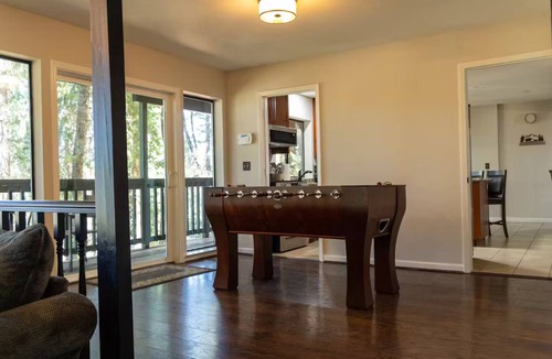 Pollock Pines Cabin | Sierra Cabin Retreat — Lake View and Trail Access
