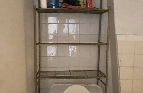 Downtown Baltimore Apartment | Simple, Cheap, and Cozy ROOM 1
