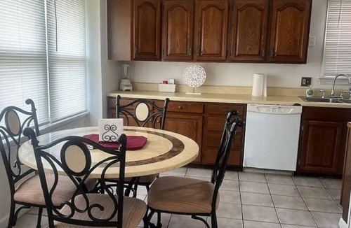 Ottawa House | Simple & peaceful home, very quiet street. near University of Toledo - Pets OK