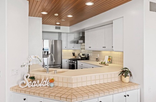 South Oceanside House | Single Family Beachfront Home with a Spa P1427-0