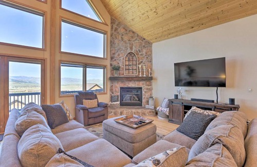 Innsbruck Val Moritz House | Ski and Bike Home with Deck and Hot Tub in Granby!