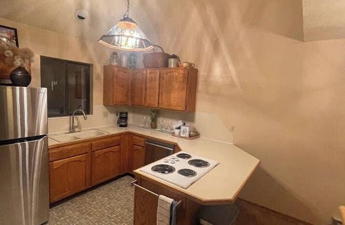 Powder Mountain Cabin | Ski in/out condo with three queens
