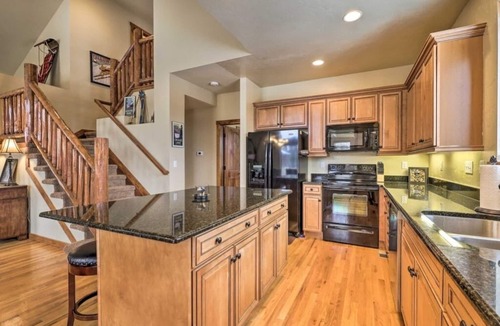 Silvercreek House | Ski In/Ski Out Enjoy the beautiful mountains and watch the skiers go by!