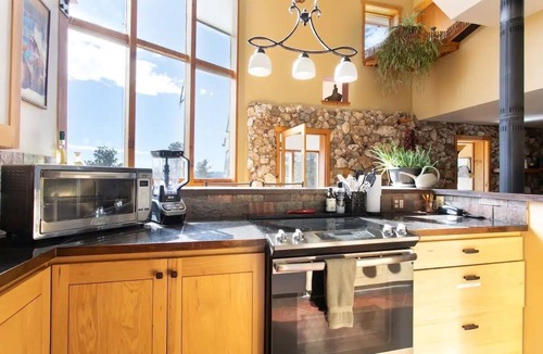 Boulder Ski Chalet | SkyMountain Lodge with Hot Tub and Infrared Sauna