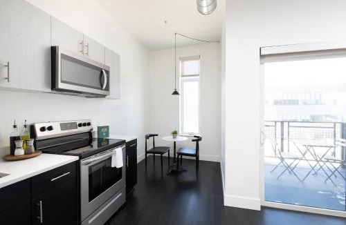 Milwaukee Apartment | Skywalk to Fiserv 1BR with Rooftop, Gym, and Parking