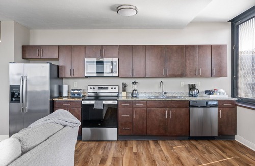 Downtown Pittsburgh Apartment | Sleek 2BR Downtown Retreat with Gym