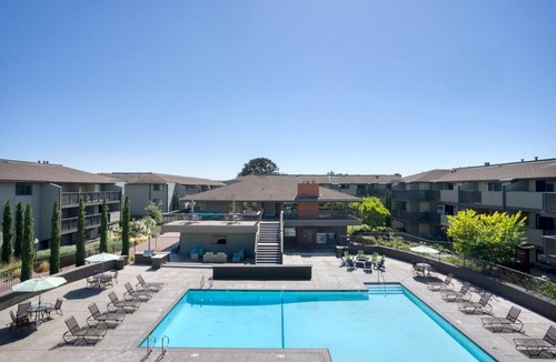 Foster City Apartment | Sleek Foster City 1BR w/Gym, Pool, W/D, near highways, by Blueground