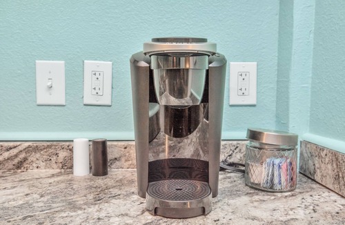 San Jacinto Apartment | Sleep a Group of 7 in this Spacious Galveston Studio - Minutes to Beach!