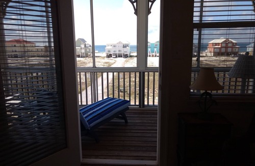 Morgantown House | Sleeps 10, 3 King/2 Bunks, Steps to Beach, Full Week Discount, Pickleball Court