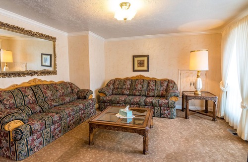 Farmington House | Sleeps 10, Lovely neighborhood, Minutes to SLC