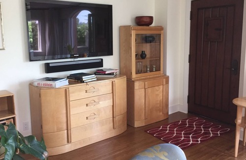 Los Feliz Apartment | Smashing Lake View*- Walk Everywhere