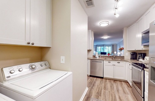Hilton Head Island Condo | Snow Bird Friendly, ground-floor island gem with pool access - walk to beach