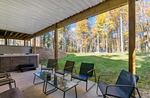 Kendall House | Snug Cabin with Hiking Trail and Private Lake Access