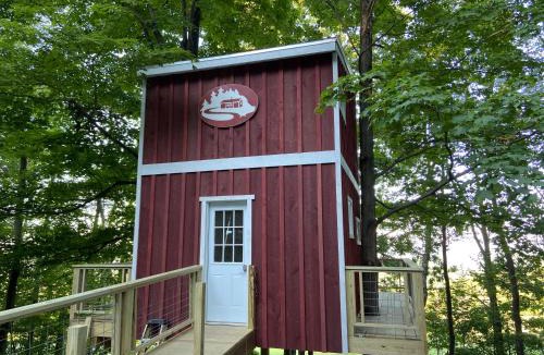 Tunkhannock Ski Chalet | So Secluded and Magical with Easy Access and Pet Friendly