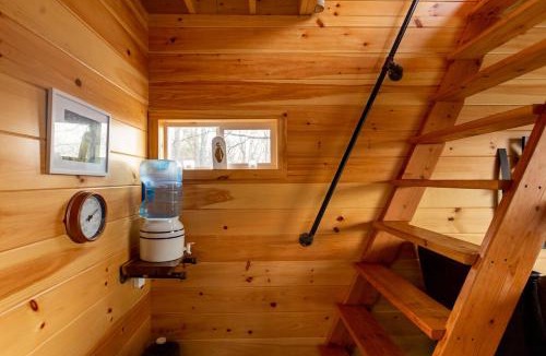 Tunkhannock Ski Chalet | So Secluded and Magical with Easy Access and Pet Friendly