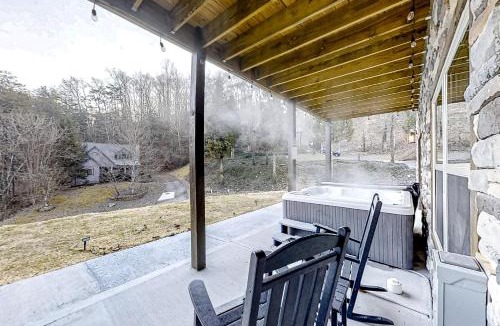 Sevierville House | Soaky Bear