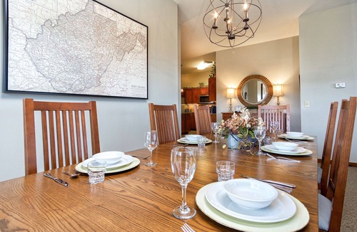 Snowshoe Condo | Soaring Eagle #405: 3 Br Location! Slope Side, Hot Tub
