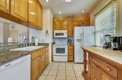 Treasure Beach Village House | SOLANA MEANS 'SUNSHINE', and lovely natural lighting is just one of the amenities this home offers.