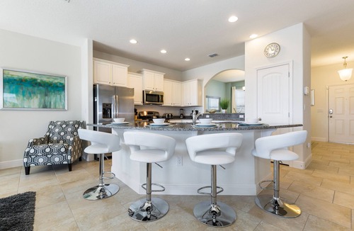 Loughman House | ⛱ Solterra - 5★ Clubhouse + Lazy River - South Facing Pool & Spa- Games Room ✈