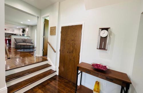 Charlottesville Apartment | Sonsak - Unit 1