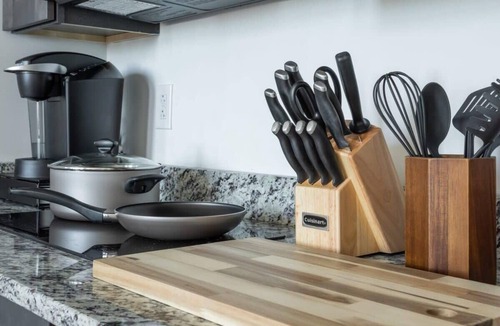 West Poplar Apartment | Sosuite | 2BR Apt w. W/D, Gym, On-Site Restaurant