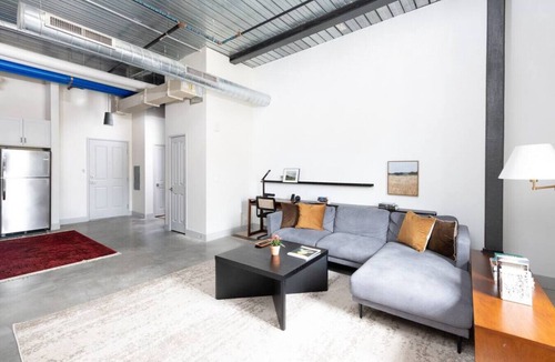 Westown Apartment | Spacious 1BR Near Fiserv with Rooftop, Gym, and Parking