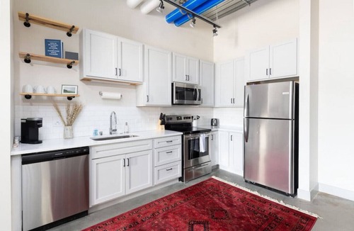Westown Apartment | Spacious 1BR Near Fiserv with Rooftop, Gym, and Parking