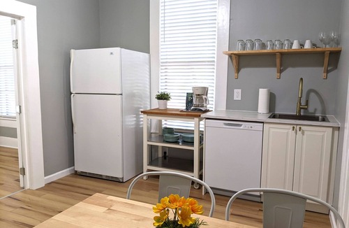 Hyde Park House | Spacious 1BR w/Office in Hyde Park