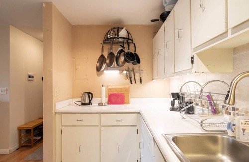 Glenwood Grove - North Iris Condo | Spacious 2bed2bath in Boulder with a deck.