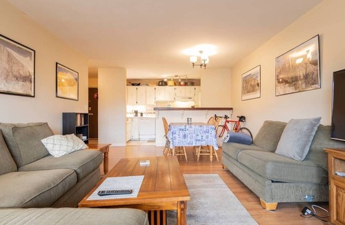 Glenwood Grove - North Iris Condo | Spacious 2bed2bath in Boulder with a deck.