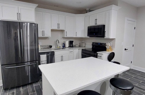 Stafford Apartment | Spacious 3-bedroom & 2 baths apartment for your Quantico & DC Stay with WiFi