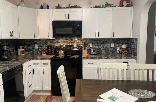 Ashfield Apartment | Spacious 3 Bedroom, 2 Bath Apartment-historic Jim Thorpe, large patio & balcony