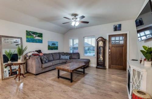 Sanger House | Spacious 3bed 2bath Family Home