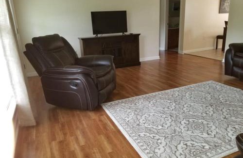 Cookeville House | Spacious 3BR 2BA, 11 Min to Cummins Falls Park