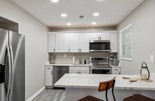 Hanover House | Spacious 3BR/2BA Newly Renovated + Centrally Located, Near BWI