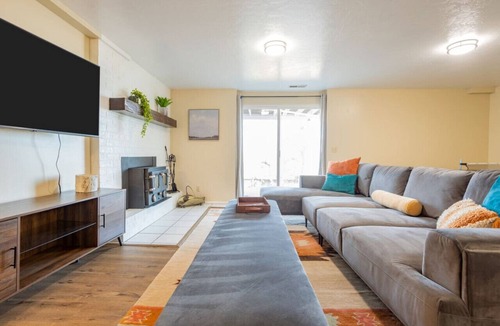 Bountiful Apartment | Spacious 3BR Basement Apt | Airport, Work, Ski
