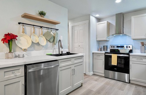 Education Hill House | Spacious 3BR Retreat by Microsoft with Backyard