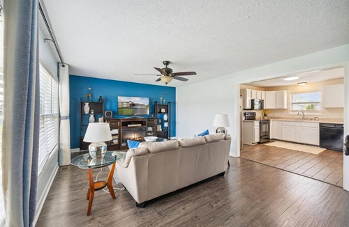 Perrysburg House | Spacious 4-bedroom house in charming Perrysburg with WiFi and AC
