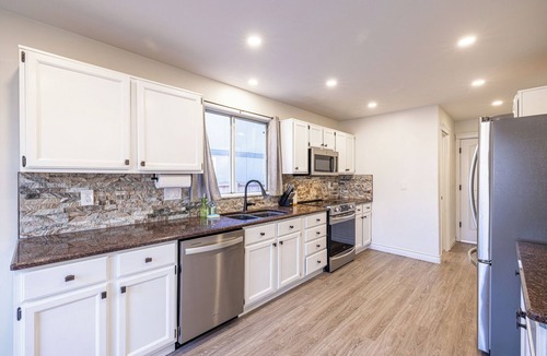 Centennial House | Spacious 4-bedroom house with AC, WiFi in marvelous Aurora