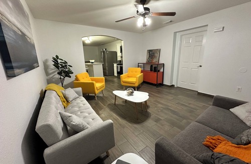Laredo House | Spacious 4-bedroom house with AC and WiFi in enjoyable Laredo near Golf Course