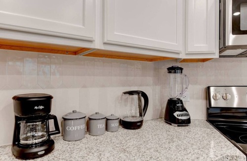 Temple House | Spacious 4 Bedroom House in Temple with 5 Beds