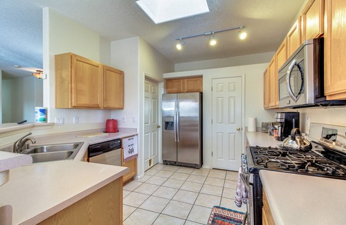 Ladera West House | Spacious 4-bedroom house in sunny Albuquerque; your home away from home.