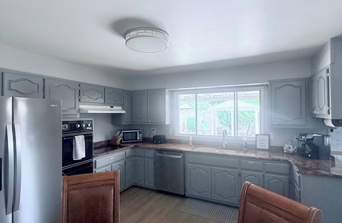 Northeast Heights House | Spacious 4-bedroom house with a Pool, AC, WiFi located in beautiful Albuquerque