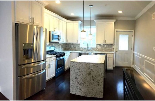 Point Breeze House | Spacious 4BD/3Bath, HUGE Rooftop deck and patio. Amazing Views!