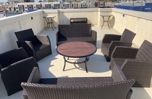 Point Breeze House | Spacious 4BD/3Bath, HUGE Rooftop deck and patio. Amazing Views!