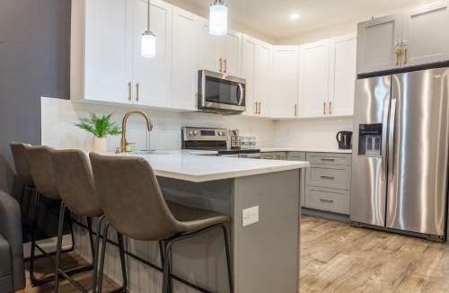 North Philadelphia East Apartment | Spacious 4bed 3bath Wdparkingsleeps10yard