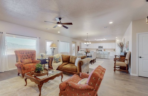 Rio Rancho House | Spacious 4BR/3BA with Amazing Views. Sleeps up to 8.